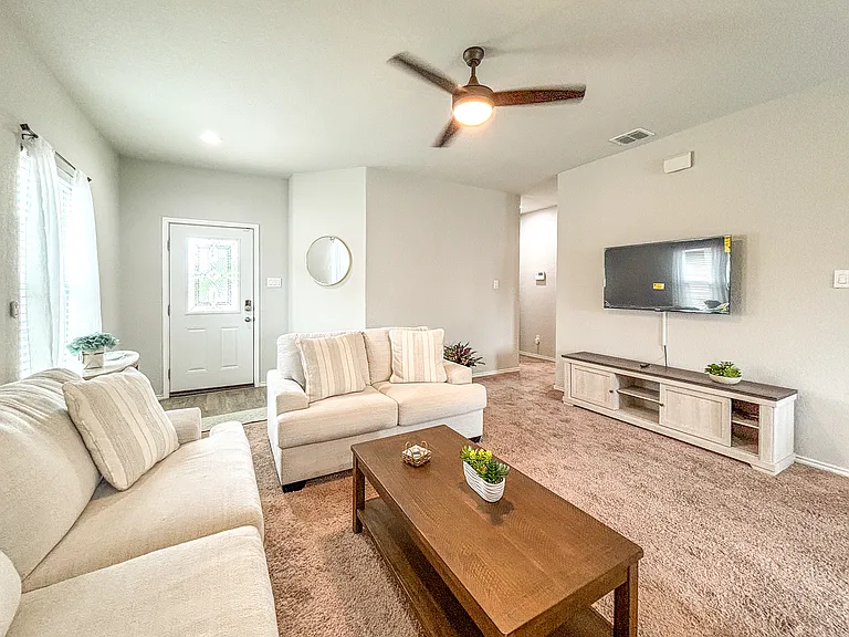 9023 Alvarado Bnd — Photo 6