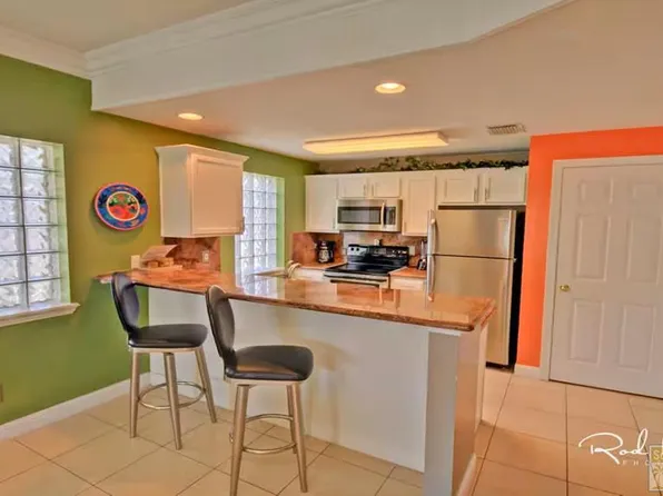 109 E Retama St APT 4, South Padre Island, TX 78597