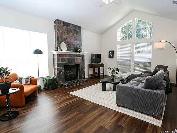 4th image of 7922 Parkland Green