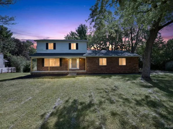 3461 Maple Dr, Ypsilanti, MI 48197