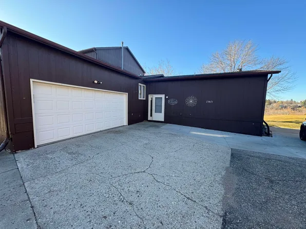 1565 16th St NW, Minot, ND 58703