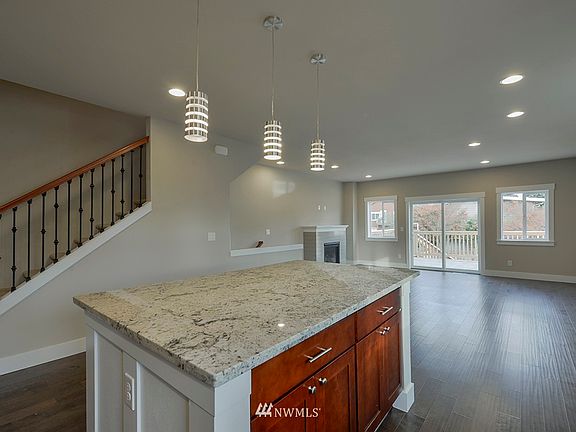 4th image of 13508 6th Avenue SW