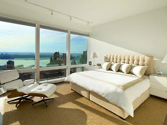 Sold by Sotheby's International Realty | media 4