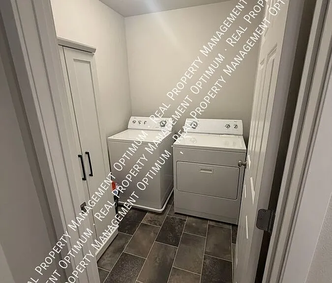6365 Saint Ann Ave — Photo 19