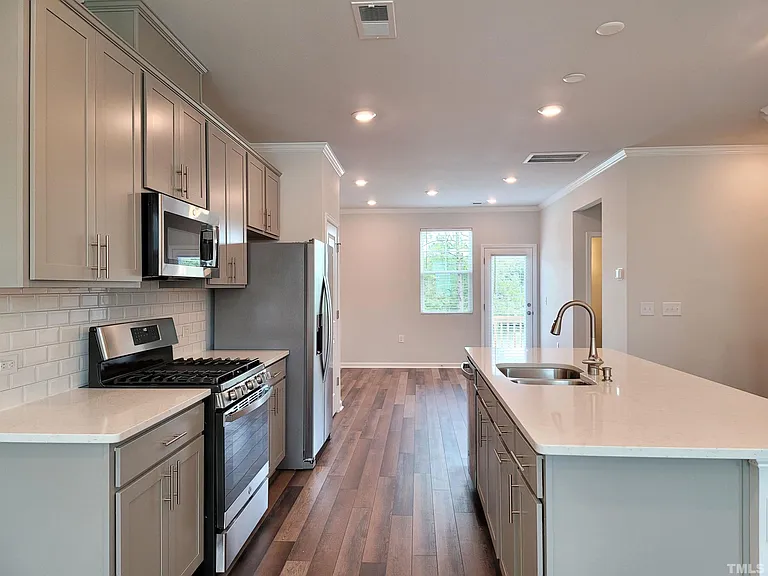 1108 Shoreside Dr — Photo 5