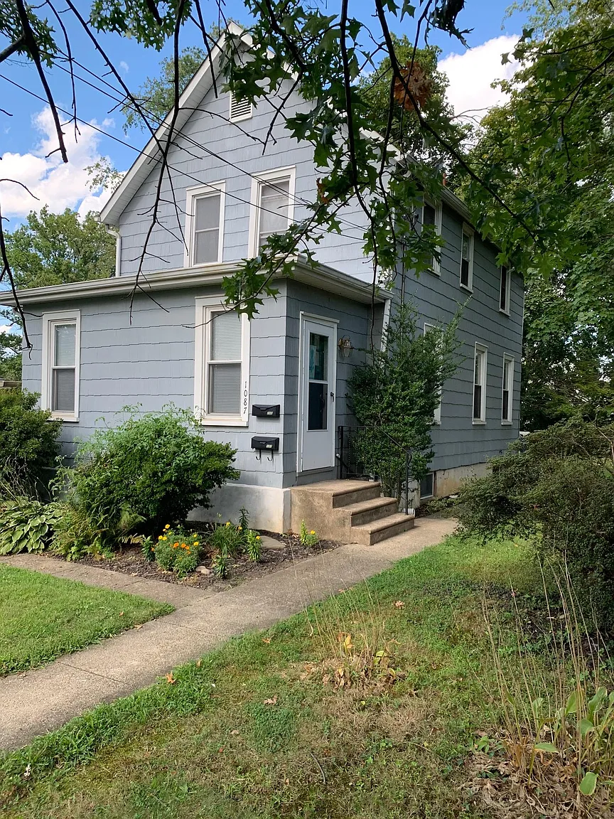1087 Buttonwood Ave photo 1