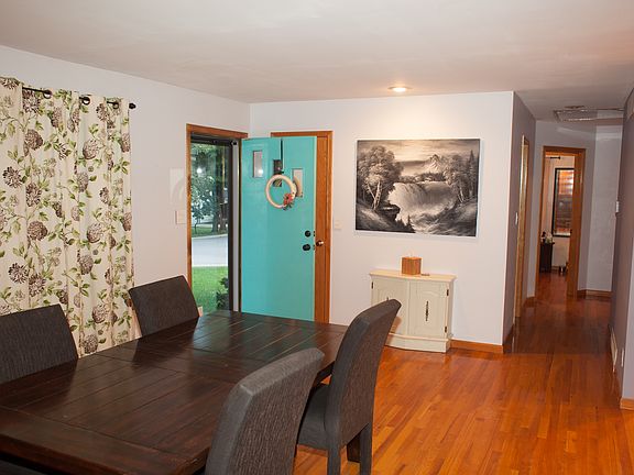 Dining Room / Entry