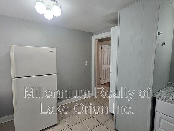 3rd image of 77 E Fairmount Ave #2