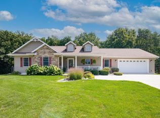 1244 E Bayview Ct, Edgerton, WI 53534