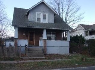 22 Walnut St, Agawam, MA 01001