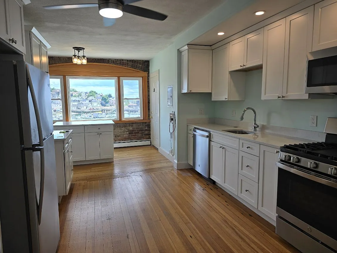 2 bed, 860 sqft, $2,950 — Photo 3