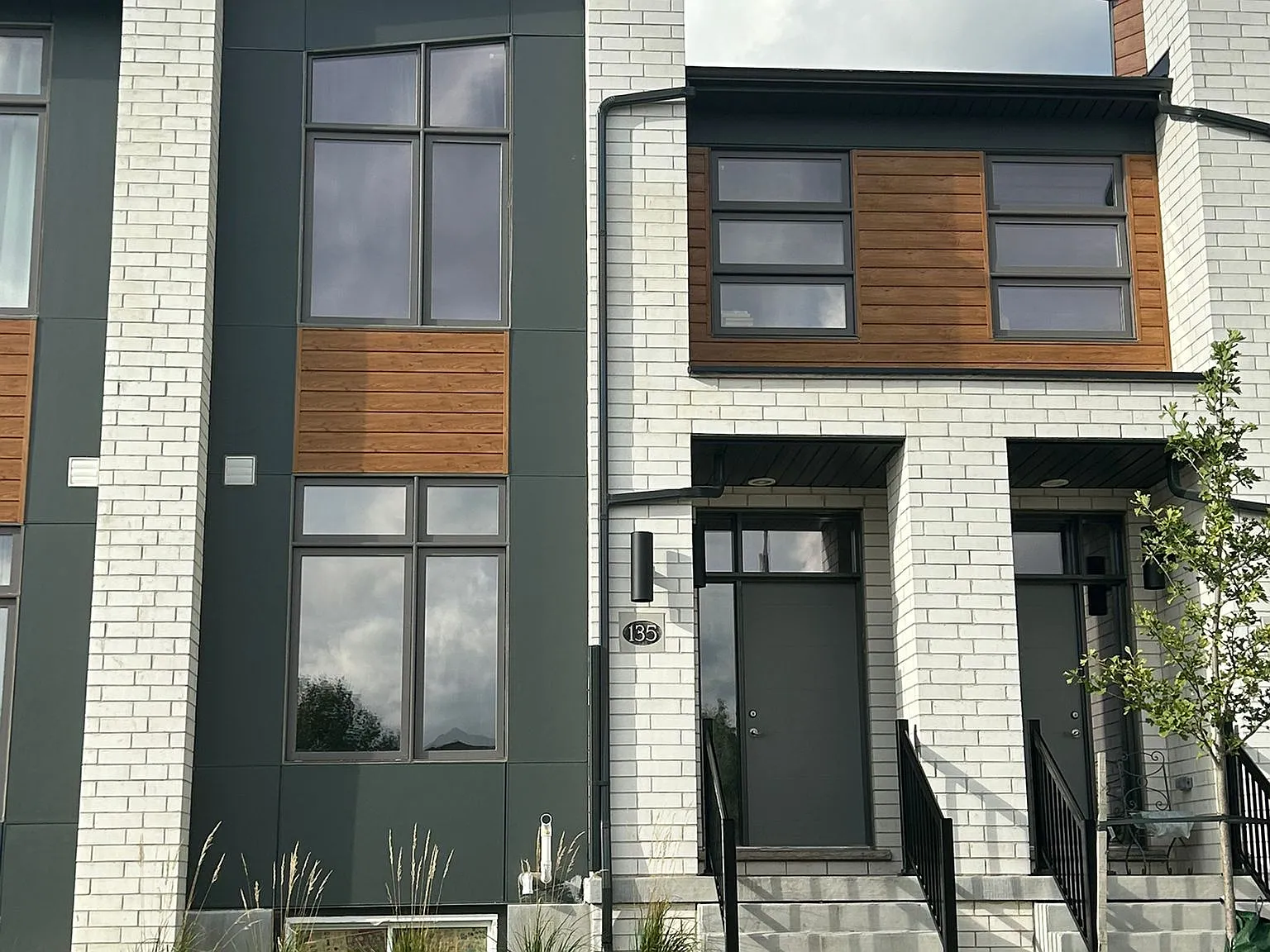 3 bed, $2,599 — Photo 2