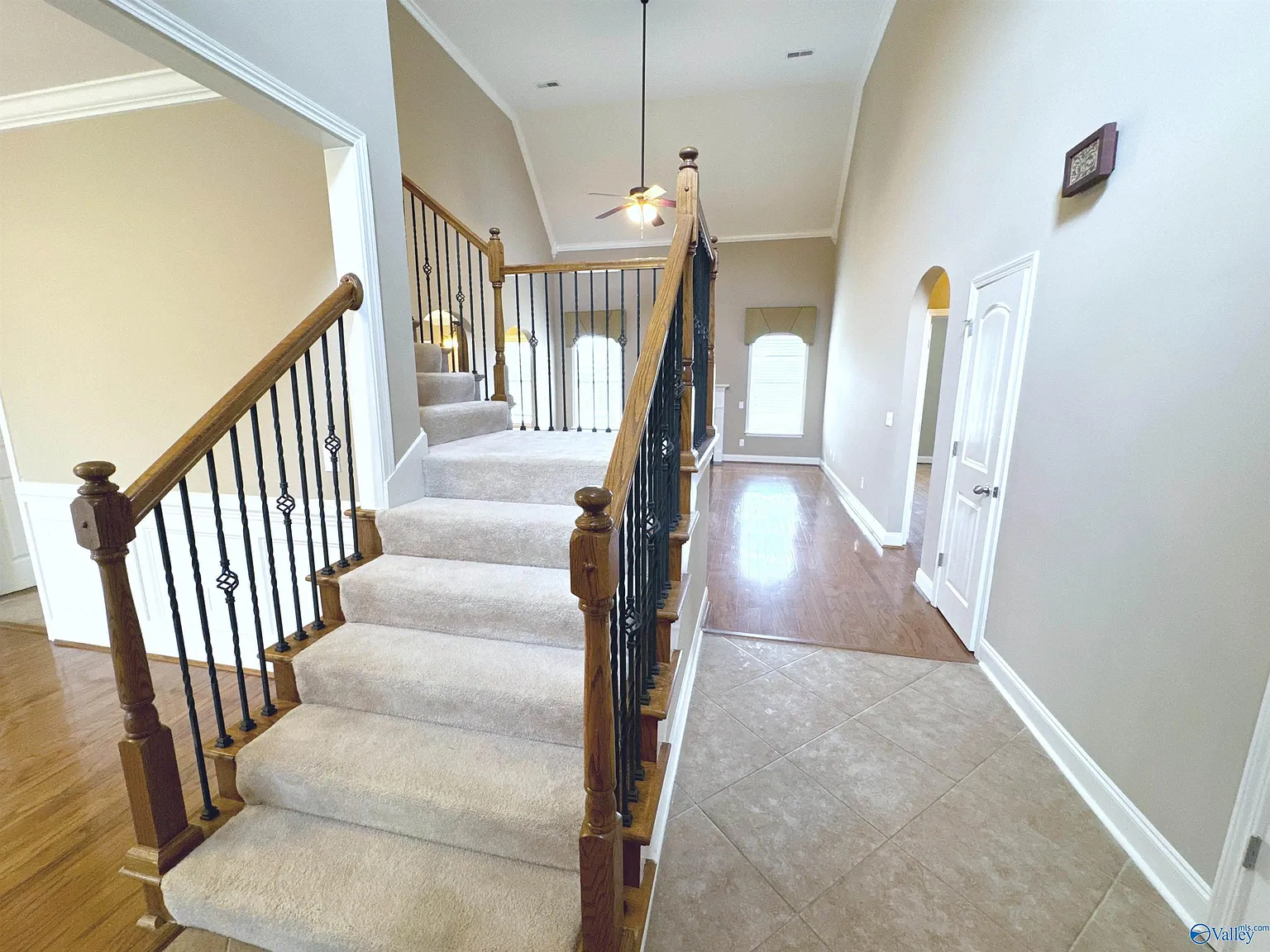4 bed, 2.5 bath, 2845 sqft, $3,000 — Photo 4