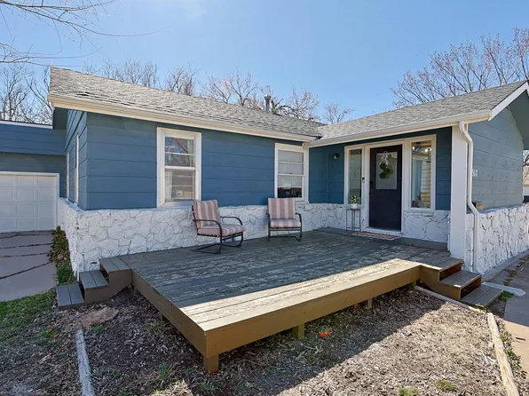 317 E 6th St, Halstead, KS 67056