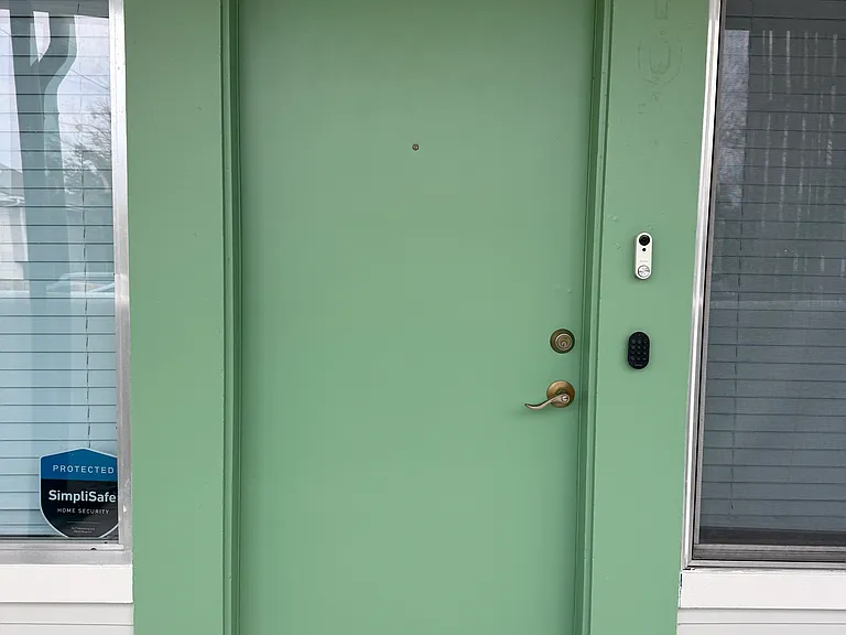 2200 Dickson Dr #101 — Photo 4