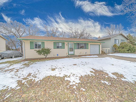 2nd image of 3422 New England Dr