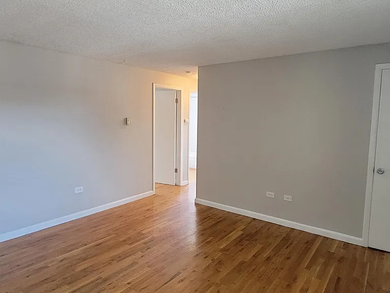 140 S Ogden St — Photo 30