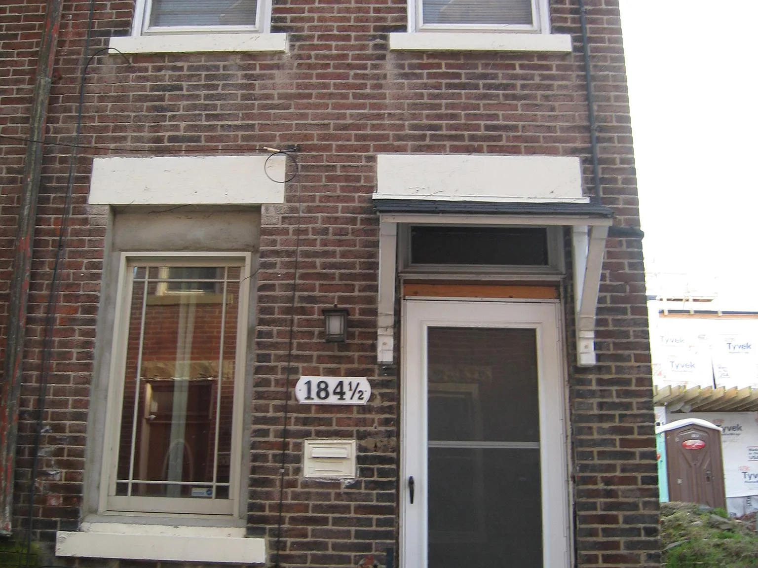 184 1/2 43 1/2 Street — Photo 1