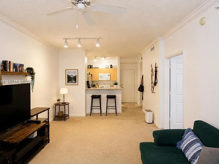 1919 Van Buren St #115A — Photo 3