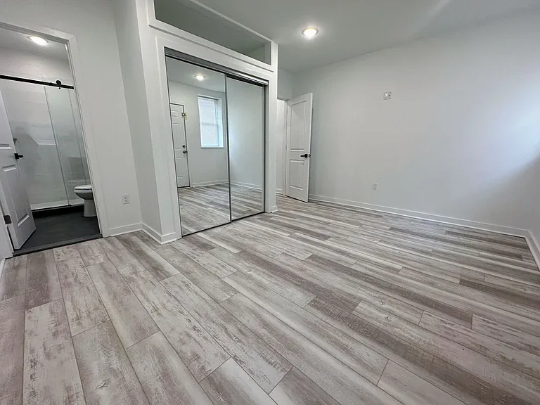 129 S 51st St #1F — Photo 25