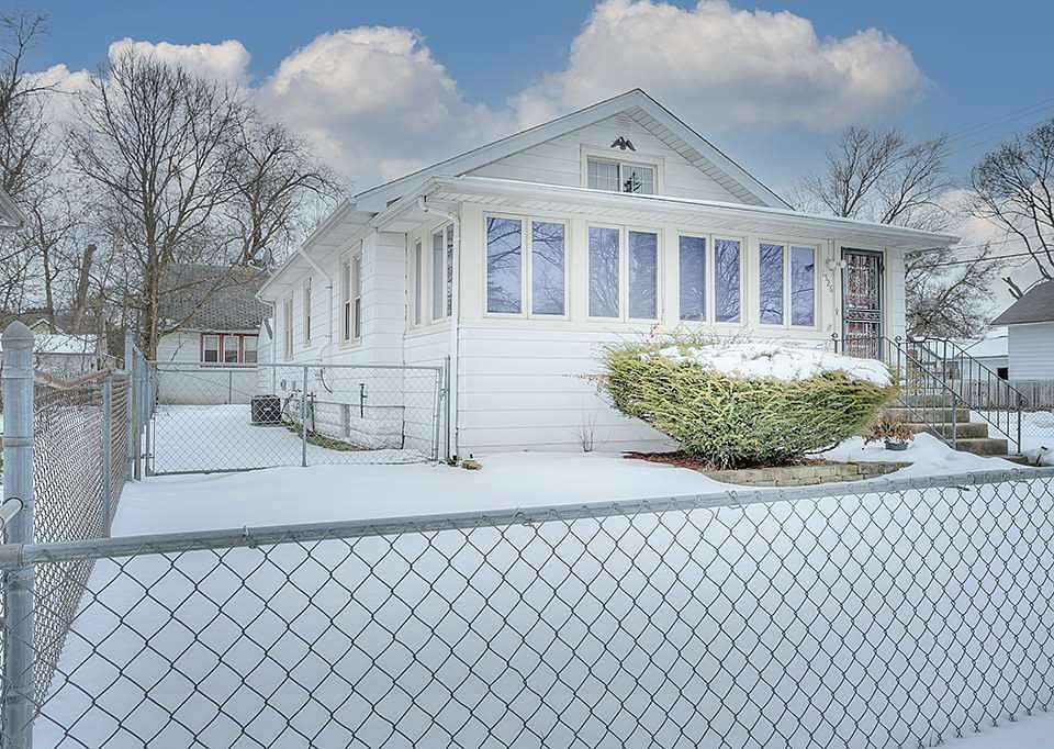 1st image of 1526 Price St