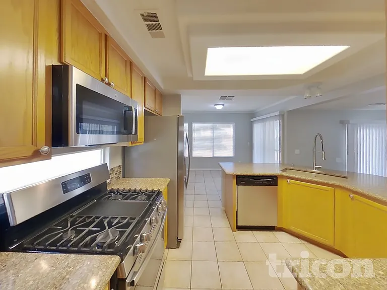 10207 Ghost Gum St — Photo 6