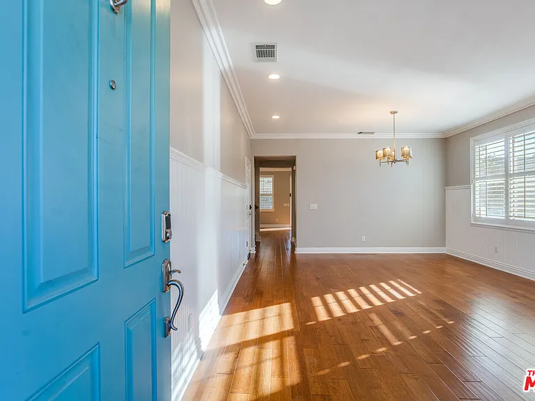 24040 Dandelion Ln — Photo 2