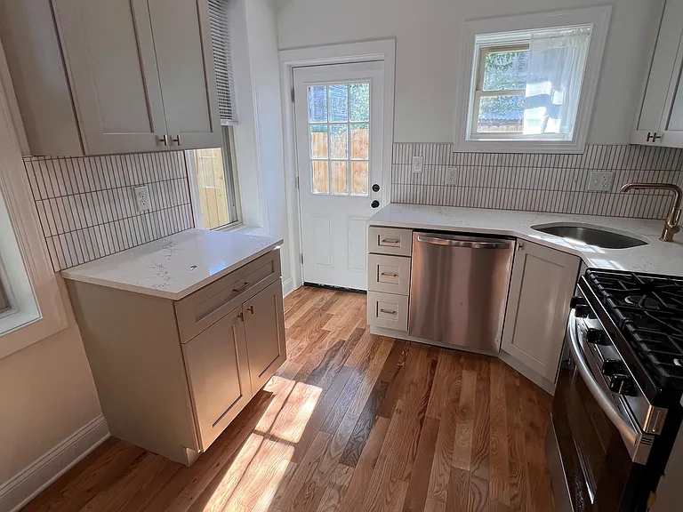 1808 N Howard St — Photo 7