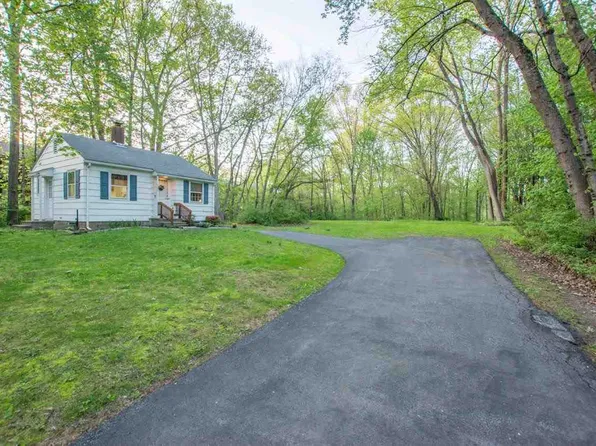 1081 Pine Pl, Kingston, NY 12401