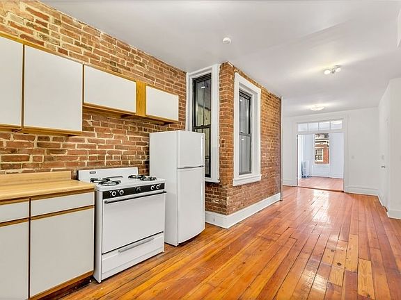 4th image of 270 W 12th St APT 3B