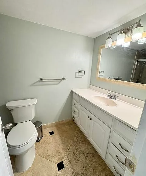 2400 NE 33rd Ave #208 — Photo 8