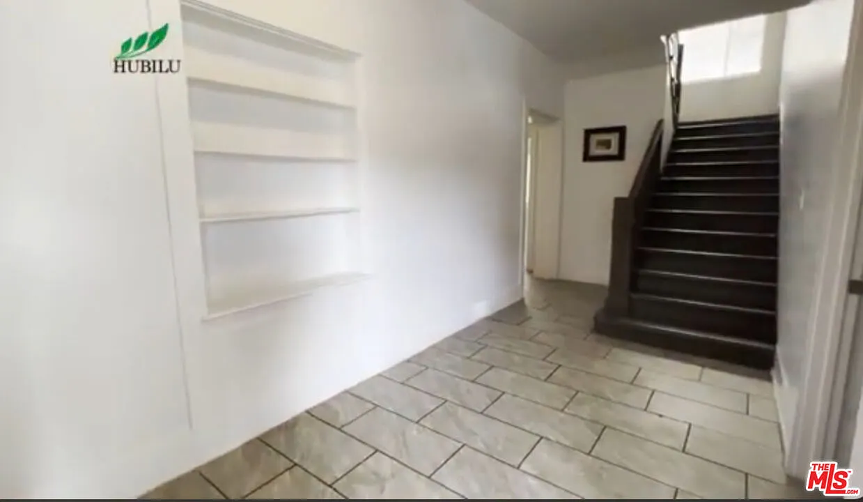 9 bed, 4.0 bath, 3032 sqft, $7,995 — Photo 4