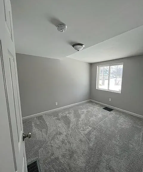 819 Willow St — Photo 2