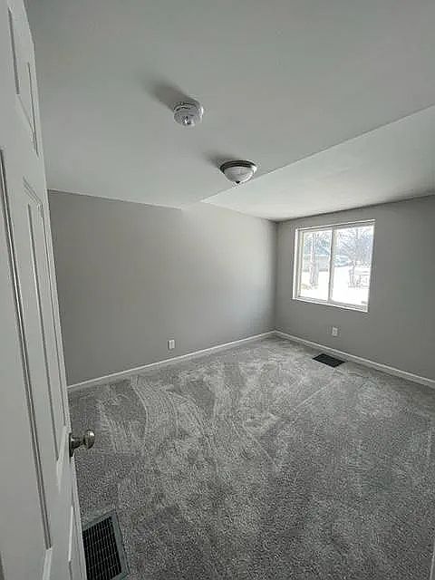 2nd image of 819 Willow St