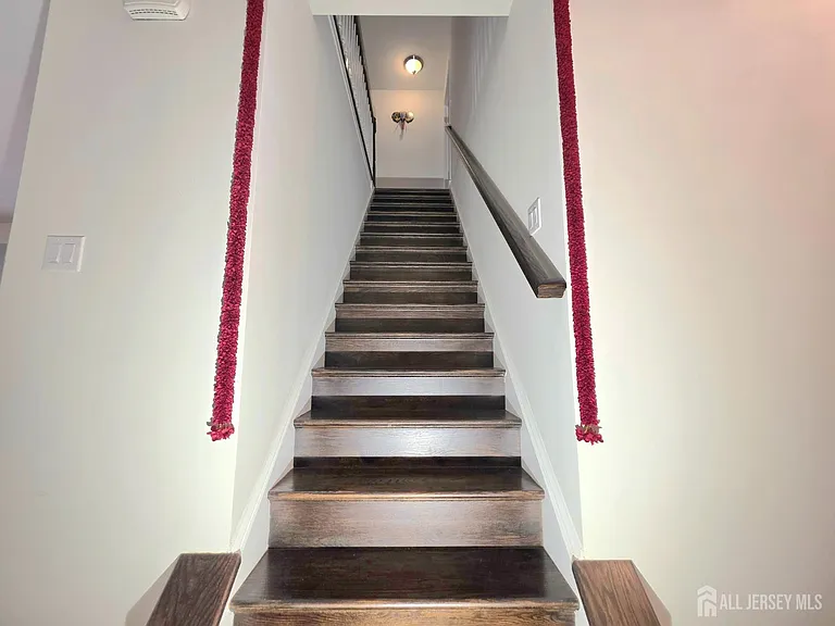 27 Wisteria Ct — Photo 14