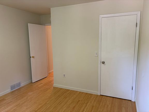 4th image of 207 Tallow Wood Dr