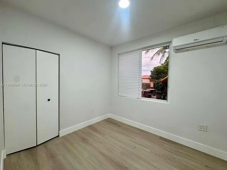 2425 SW 6th St #7 — Photo 7