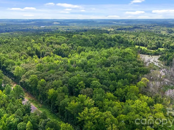 3312 W McConnells Hwy, Sharon, SC 29742
