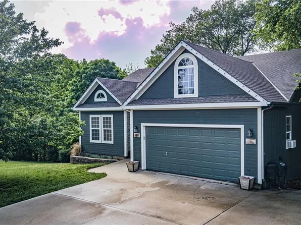 1010 Howard Ct, Louisburg, KS 66053