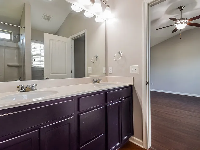 111 Howard Ave NW — Photo 12