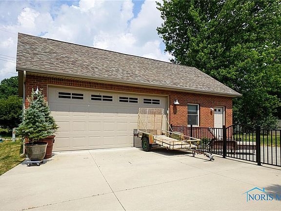 3rd image of 306 Fairmont Dr