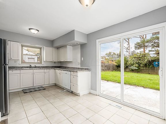 5th image of 4967 Taunton Way