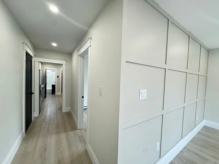 931 Main St E #4 — Photo 22