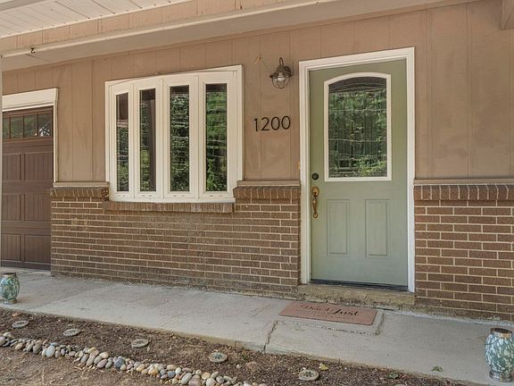 4th image of 1200 Chris Dr
