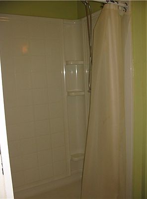 3rd image of 1725 D Ave NE