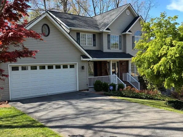 131 Caldonia Dr, Candler, NC 28715