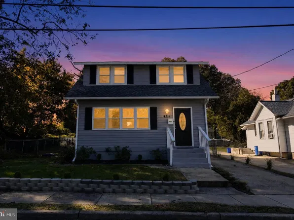 112 N King St, Magnolia, NJ 08049