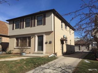 2534 N 64th St, Wauwatosa, WI 53213