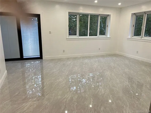 3 bed, 2.0 bath, 1200 sqft, $3,500 — Photo 2