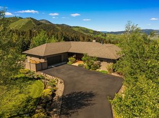 303 S Big Elk Meadow Rd, Gallatin Gateway, MT 59730